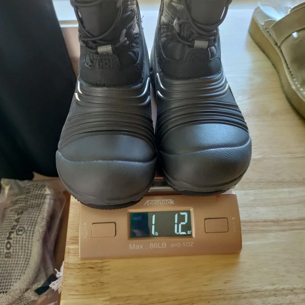 Merrell snow quest